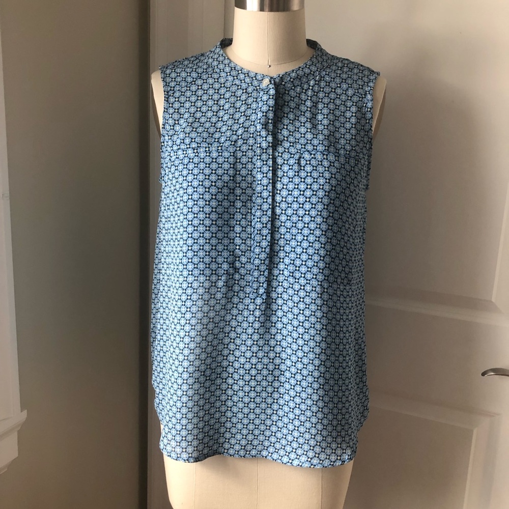 3/$30 Joe Fresh Blue Printed Sleeveless Button Top